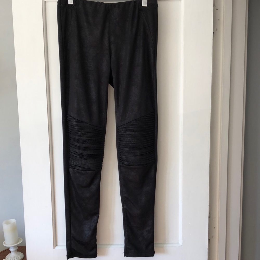 Anthropology Wishlist faux leather,sheen appearing pull on pants. Size‎ Med. EUC